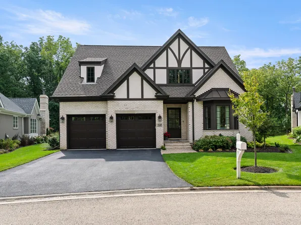 1945 Amberley Ct, Lake Forest, IL 60045