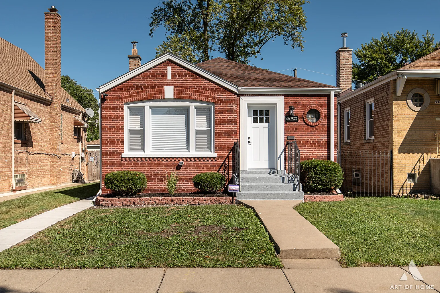9729 S Woodlawn Ave photo 1
