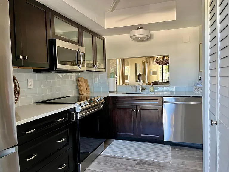 212 Deerwood Cir #5 — Photo 15