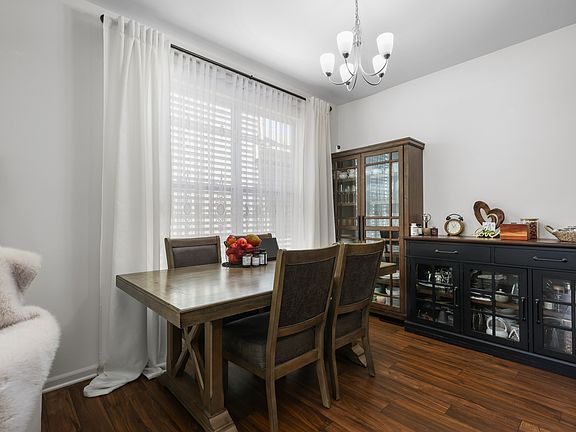 4th image of 3633 Hyde Park Ct