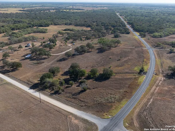 2991 Cr 442, Stockdale, TX 78160