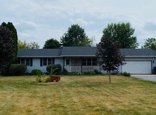 699 Bloody Gulch Rd, Dixon, IL 61021