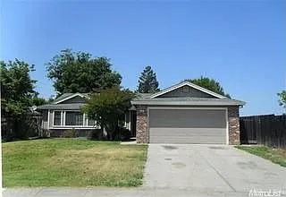 285 Grace Ave photo 1