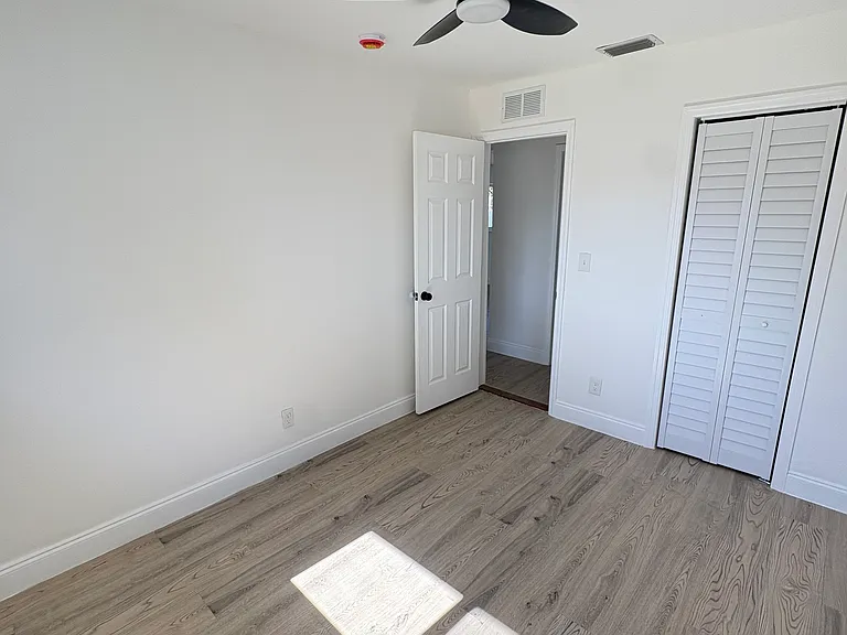 2572 NW 20th St #A — Photo 21