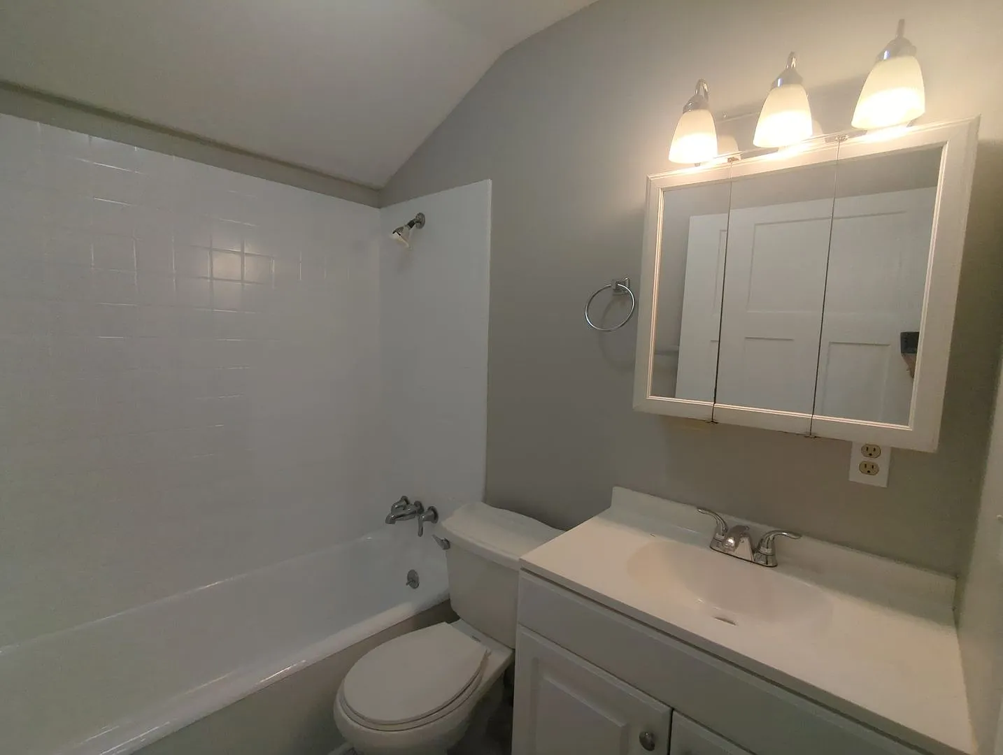 Red Bank 2 Bedroom — Photo 4
