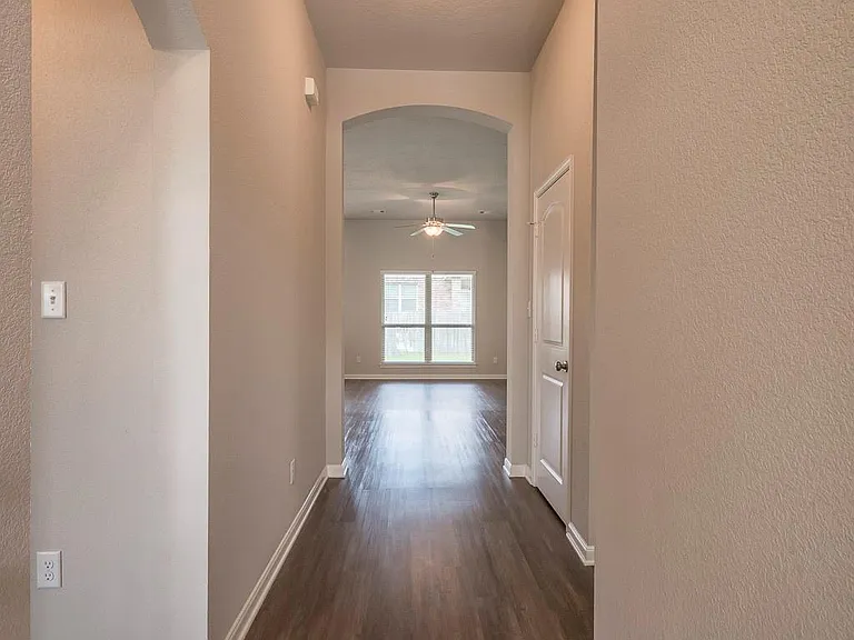 7418 Masters Dr — Photo 2