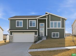 10913 Sheffield St, Omaha, NE 68142