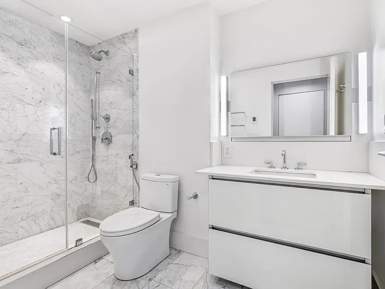 117 E 57th St #24E — Photo 6
