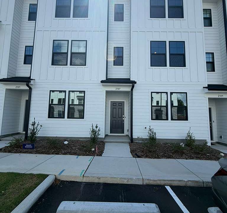 1st image of 2307 Oakwood Meadows Ct