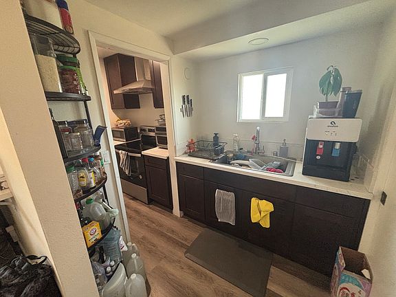 3rd image of 2772 W Bridgeport Ave