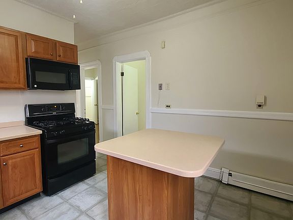 3rd image of 86 Tonnelle Ave #1