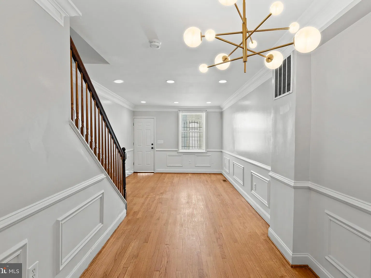 3 bed, 2.5 bath, 1260 sqft, $1,995 — Photo 4
