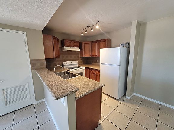 4th image of 2266 Denair Ave APT 412