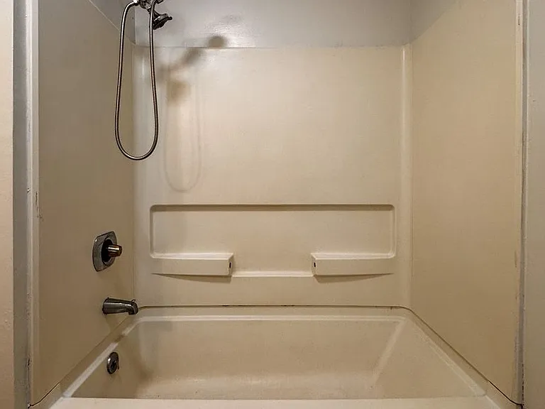 6747 Vaughn Rd — Photo 13
