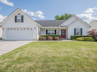792 Colony Cir, Fort Oglethorpe, GA 30742