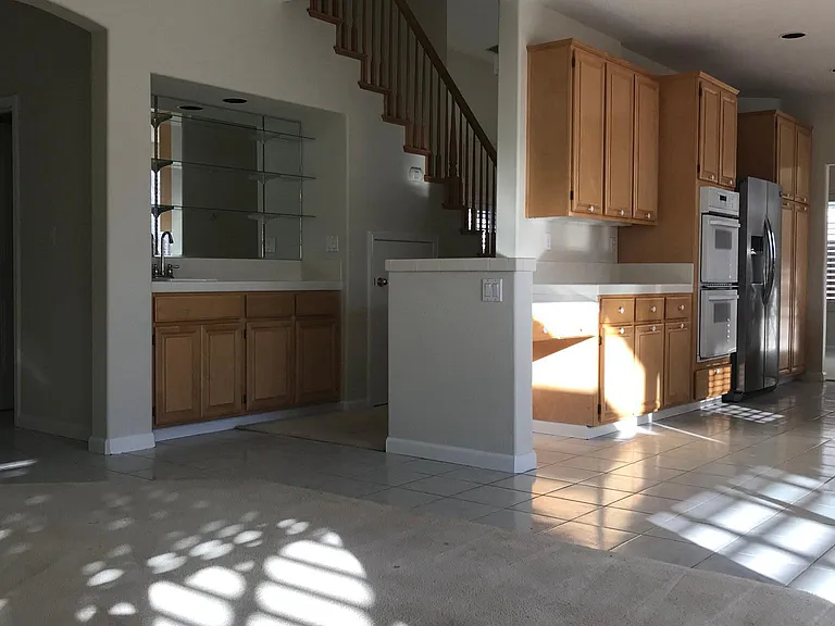 2104 Lynwood Way — Photo 9