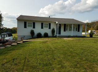 21474 Golden Dr, Meadville, PA 16335