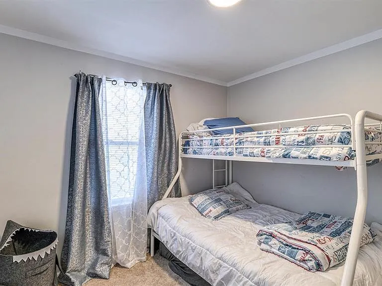 200 N Sacramento Ave #2 — Photo 7
