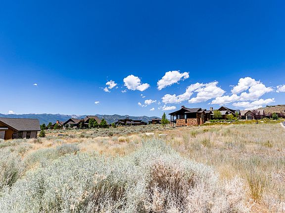 2nd image of 1067 E Chimney Rock Rd