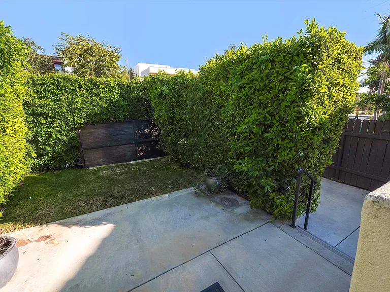 809 N La Jolla Ave — Photo 37