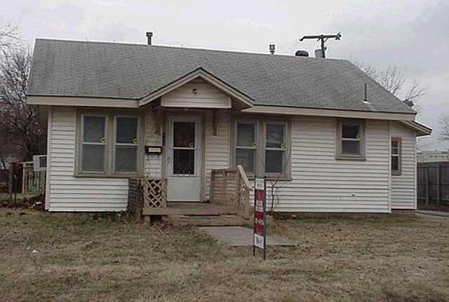 1st image of 422 E Frank St
