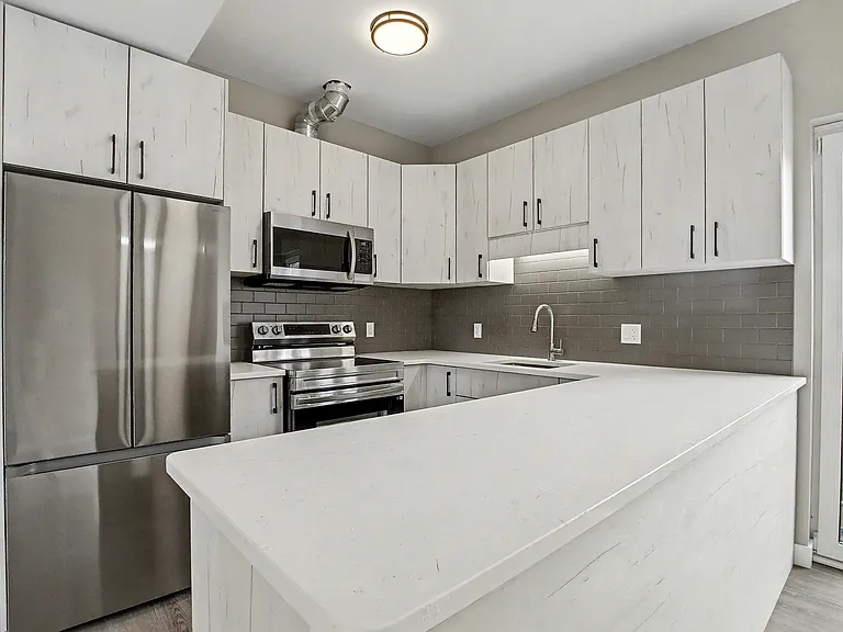 172 Kehl St #1 — Photo 38