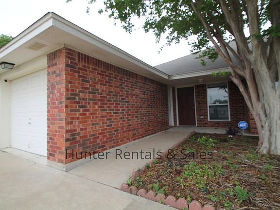2nd image of 919 Rosewood Dr APT A