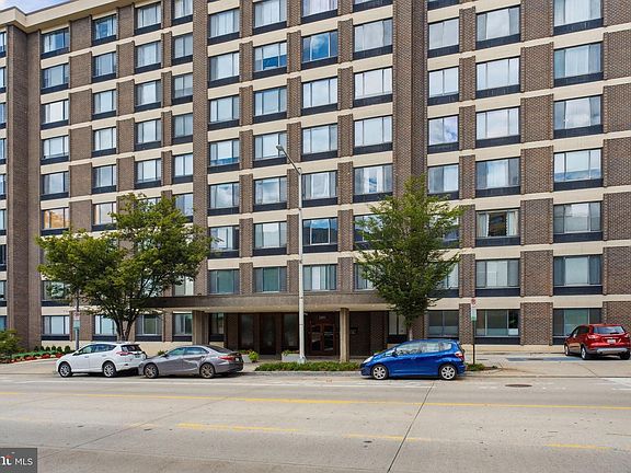 2nd image of 2501 Calvert St NW APT 505