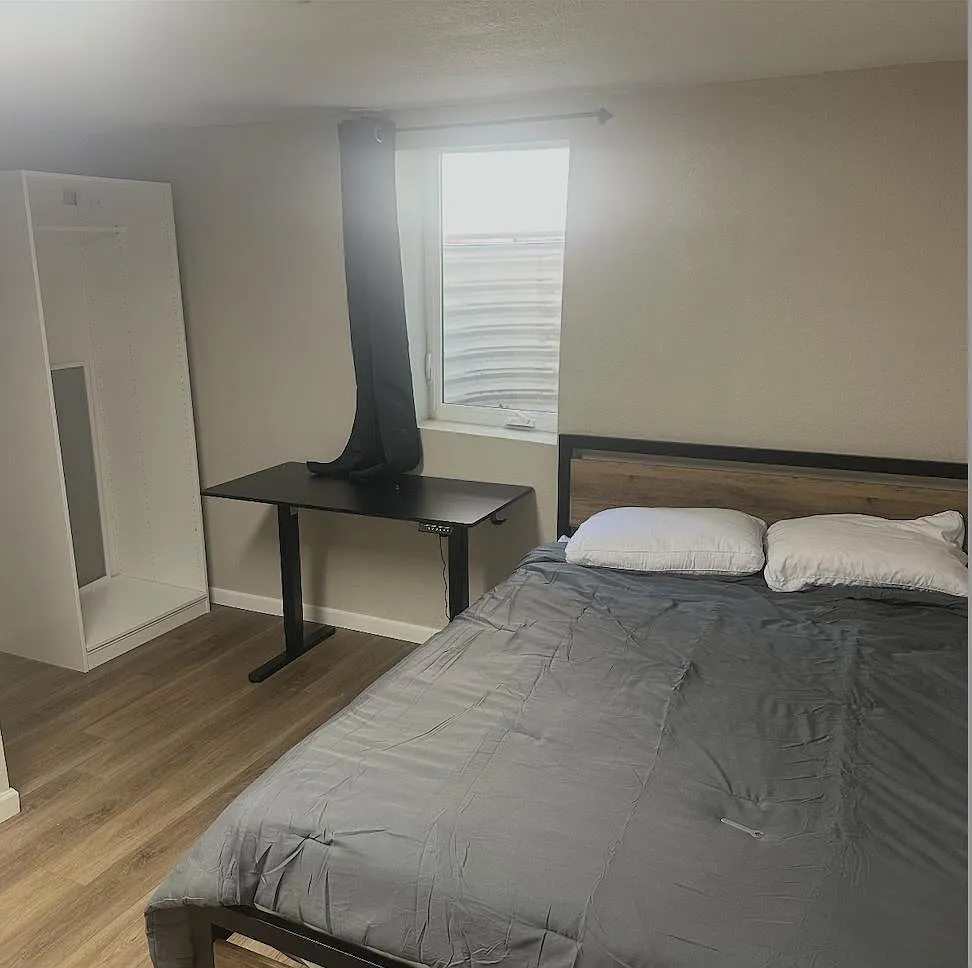 4 bed, 2.0 bath, 2400 sqft, $1,165 — Photo 1