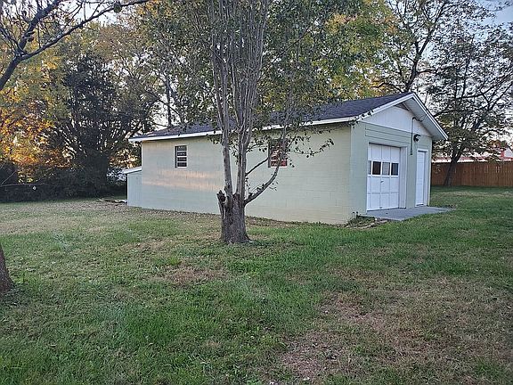5th image of 1414 Nashville St