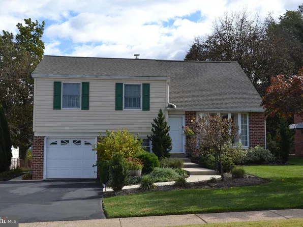 409 Melvin Dr, Brookhaven, PA 19015