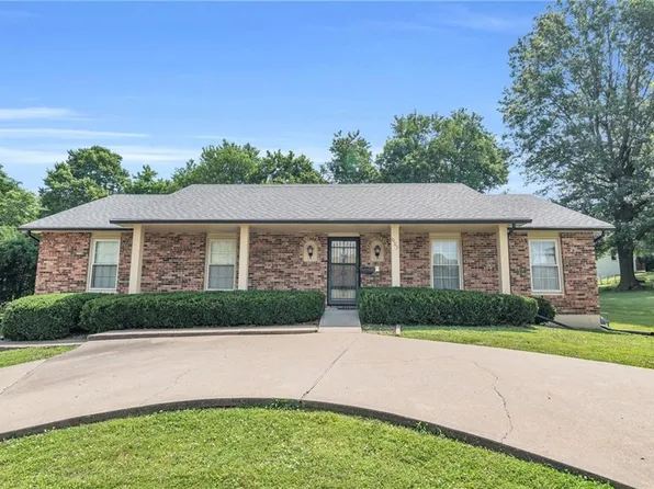 1003 Lisa Ln, Richmond, MO 64085