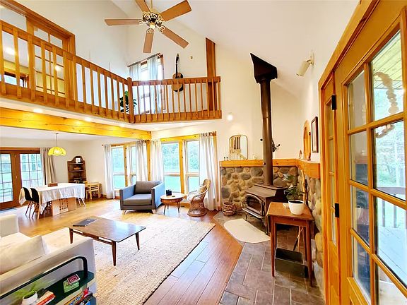 4th image of 5901 Gulick Rd