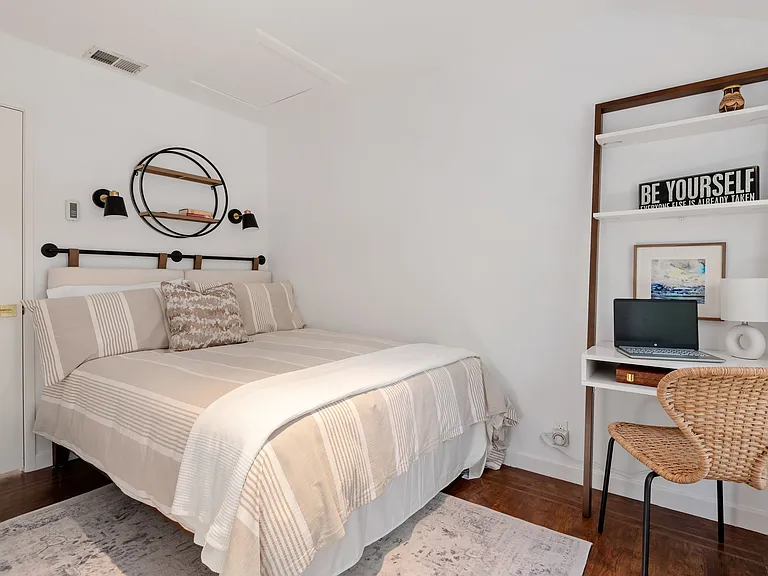 18 E Valerio St — Photo 16