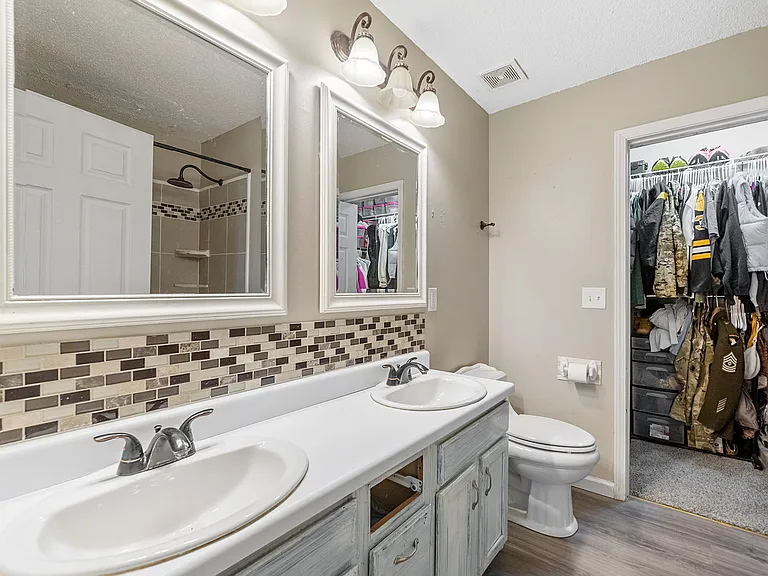 1700 Cedar Springs Cir — Photo 18