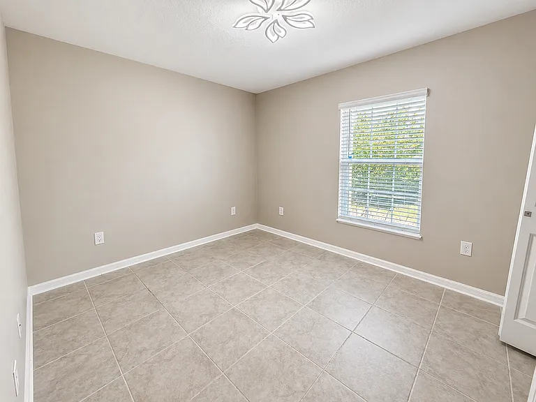 1450 Lassen St — Photo 10