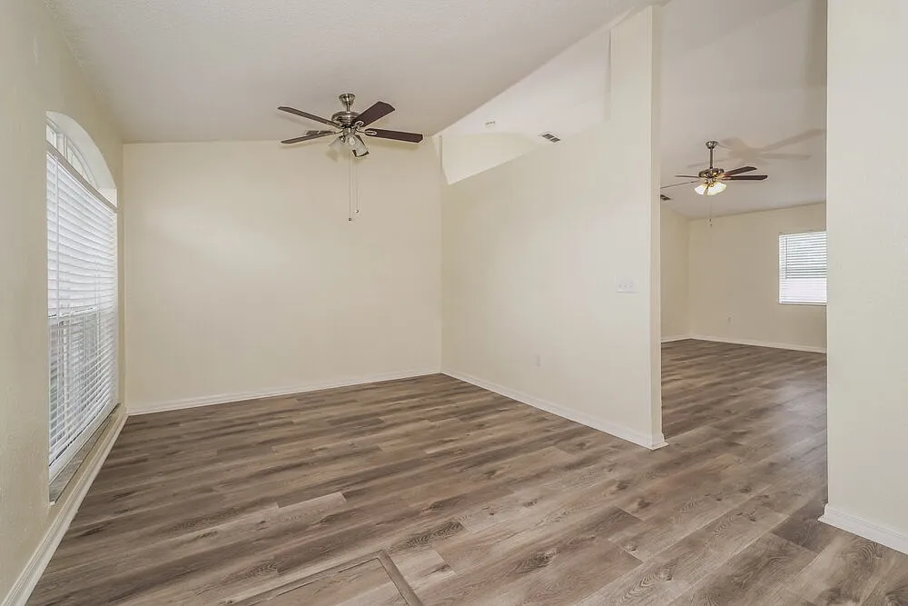 3 bed, 2.0 bath, 1864 sqft, $1,860 — Photo 3