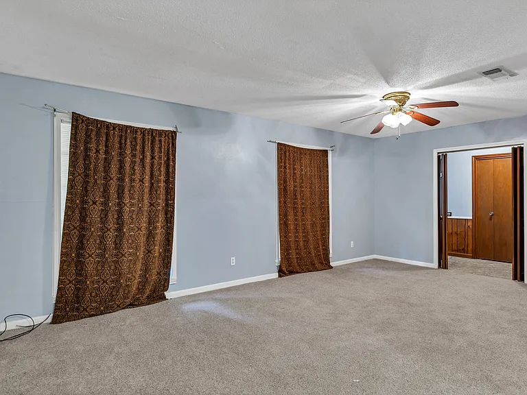 334 Fendler Pkwy — Photo 18