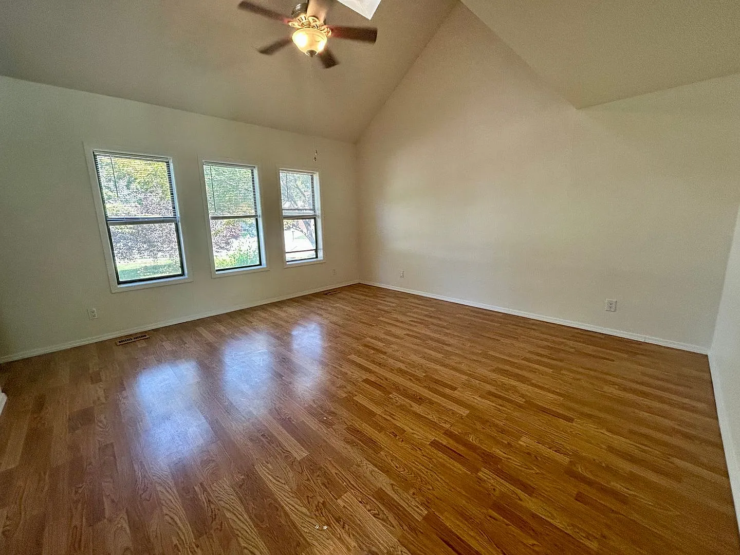 4271 Pennfield | Unique 2k Sq. Ft. Home on Corner Lot, Skylights, Vaulted Ceilings, Giant Backyard! — Photo 3