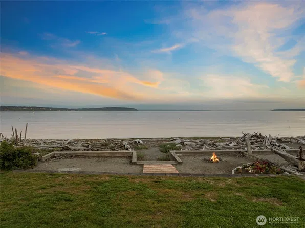 1878 Shore Avenue, Freeland, WA 98249