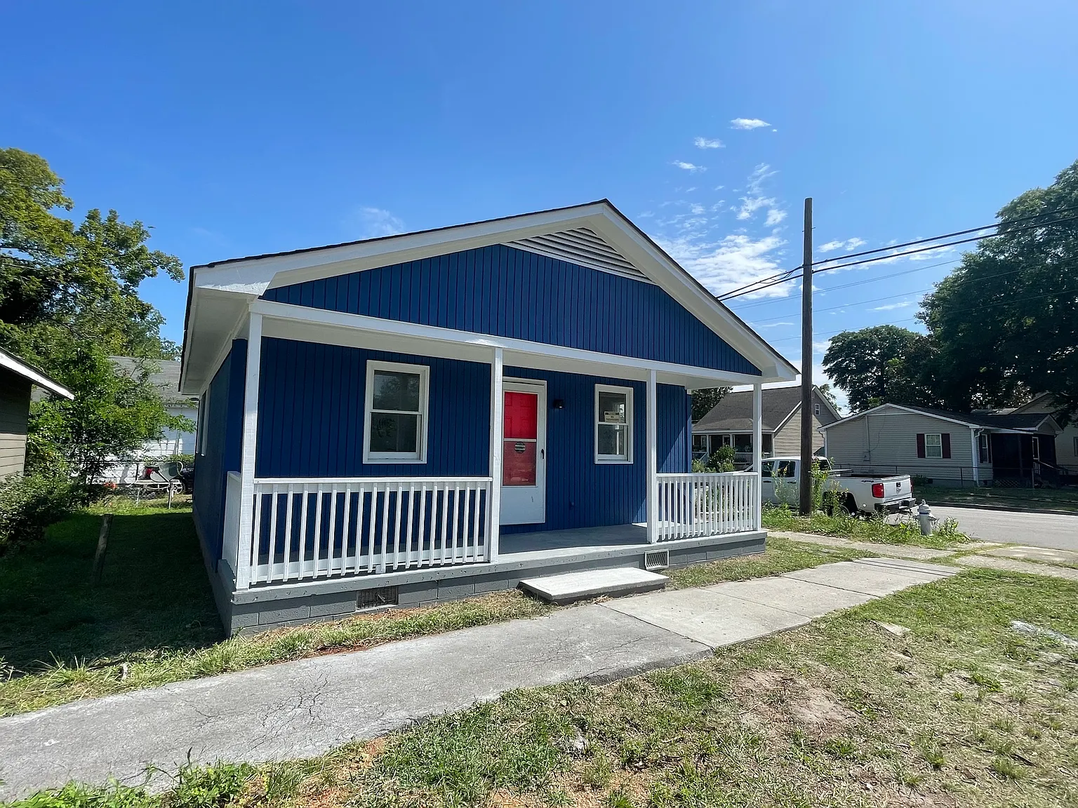3 bed, 744 sqft, $2,000 — Photo 3