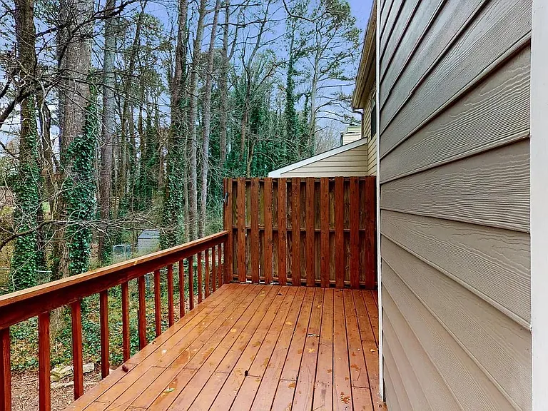1011 Travelers Trl NW — Photo 4