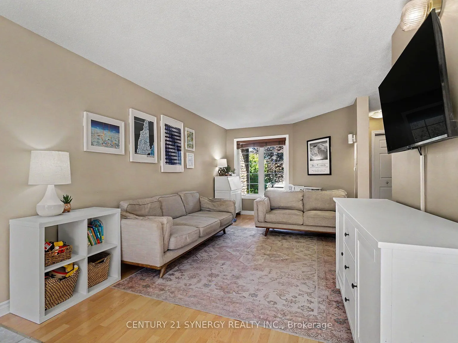 3 bed, $2,400 — Photo 3