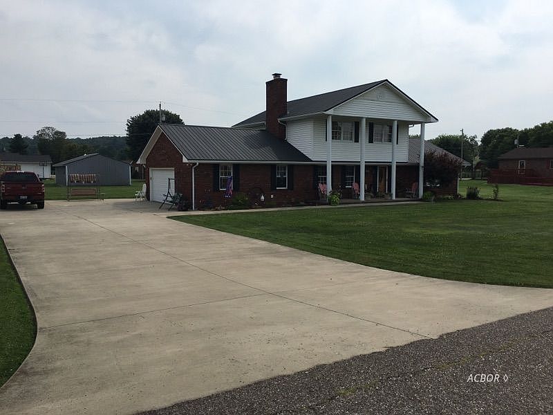 1st image of 68 Porterbrook Ln