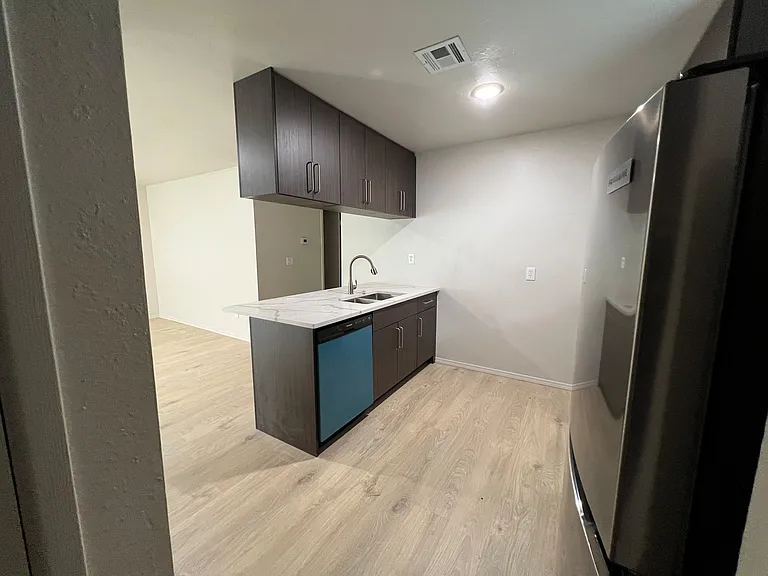120 N Smythe Ave #120 — Photo 2