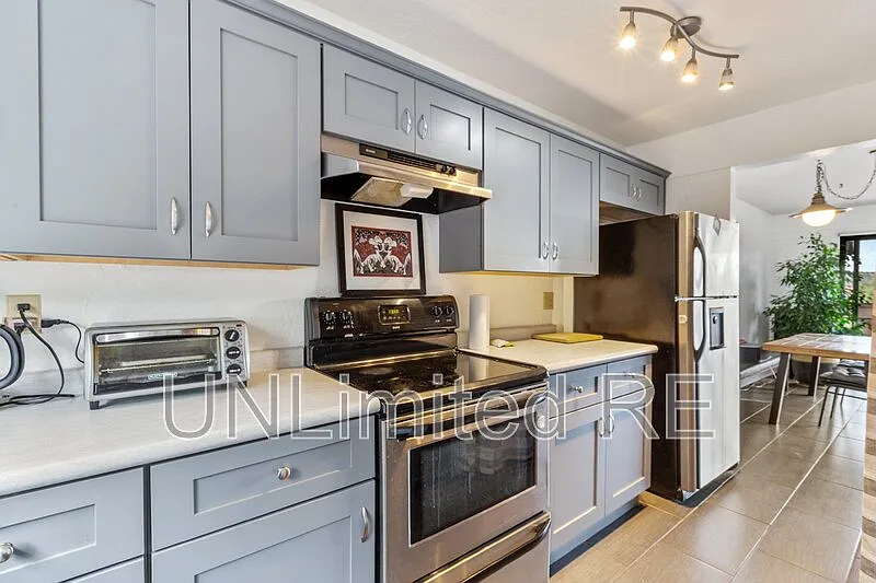 2 bed, 1.5 bath, 1160 sqft, $2,600 — Photo 4