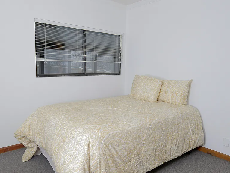 118 W King Rd — Photo 11
