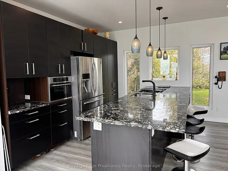 621 Barcovan Beach Rd — Photo 7