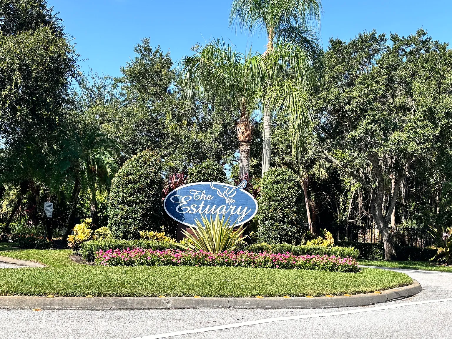 2 bed, 2.0 bath, 1047 sqft, $2,000 — Photo 1