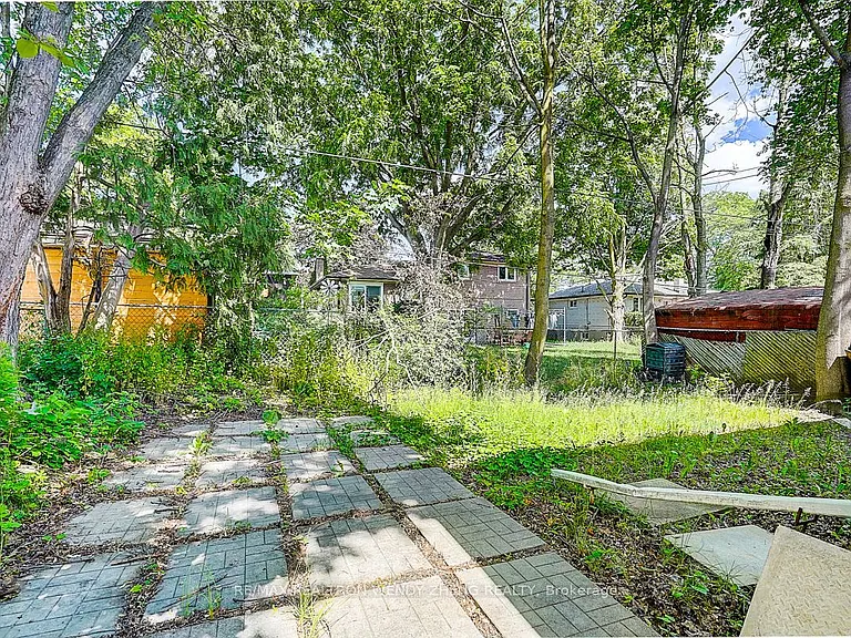 47 Sherwood Forest Dr #MAIN — Photo 31